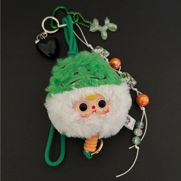 Accessories - Green and White Keychain Set